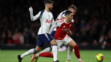 صراع لندني مشتعل.. توتنهام يهدد مخططات آرسنال لضم موهبة هارتس باسكتلندا منحًا لصفقات 2026